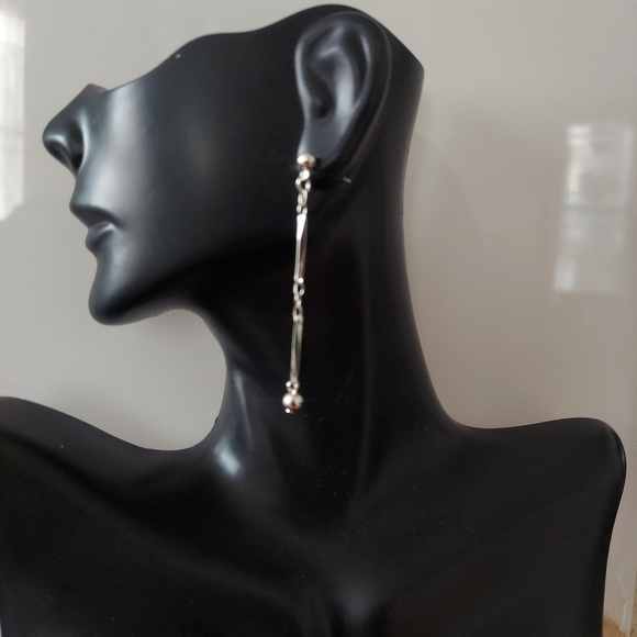 E1842 Minimalist Silvertone Dangle Bar Earrings - Picture 6 of 11